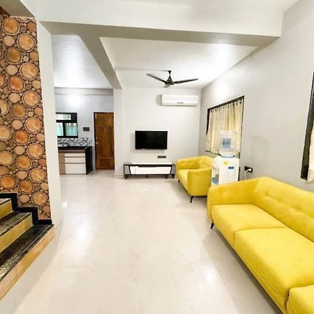 Corner House, Lonavla By Meheru-4 Bhk Villa With Pool Exteriör bild
