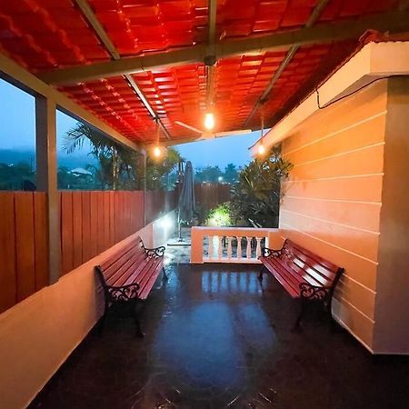 Corner House, Lonavla By Meheru-4 Bhk Villa With Pool Exteriör bild