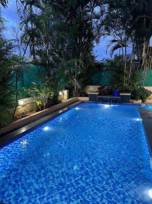 Corner House, Lonavla By Meheru-4 Bhk Villa With Pool Exteriör bild